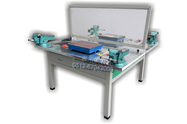 基本型四座鉗工成套設(shè)備