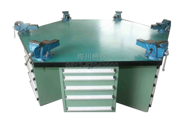 六工位鉗工臺(tái)